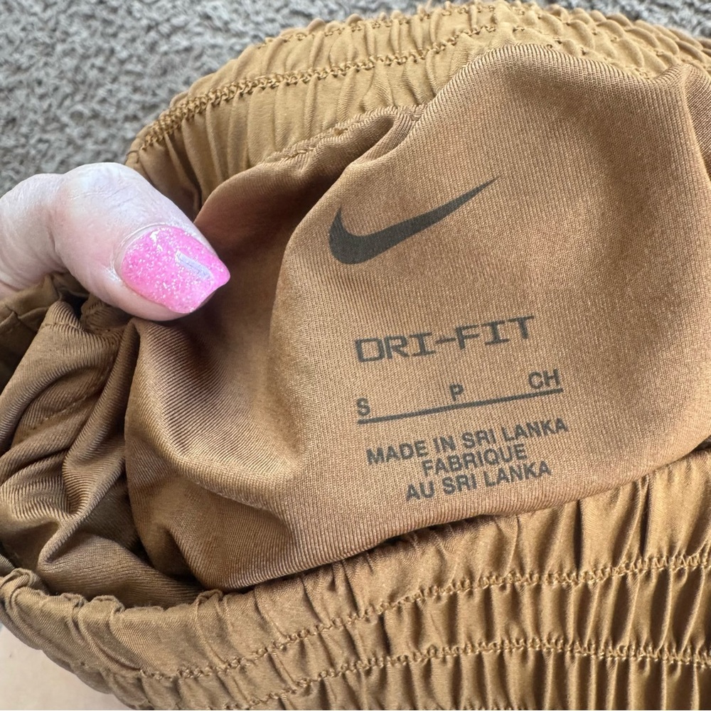 Nike Training One Ultra High Rise 3 inch Shorts Brown Rust Cognac S - Picture 4 of 7